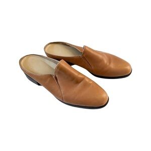 MUNRO Women's Leather Tan Slip On Shoes Sz 8